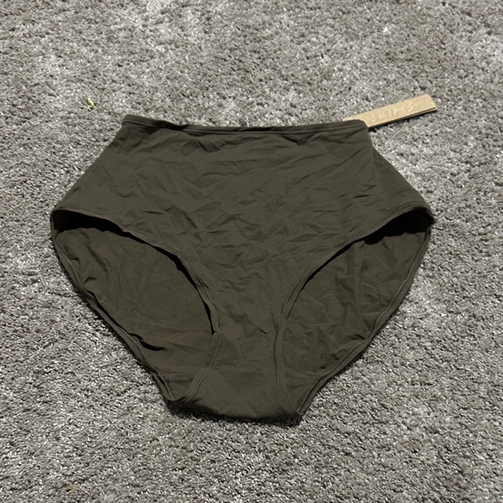 Skims High-Waisted Brown Briefs
